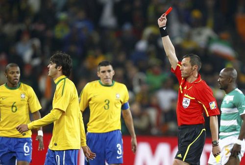 CM 2010/ FIFA a trimis acasa zece arbitri ​