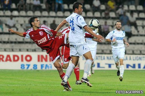 Pandurii Tg. Jiu preia staff-ul si jucatorii echipei Inter Curtea de Arges