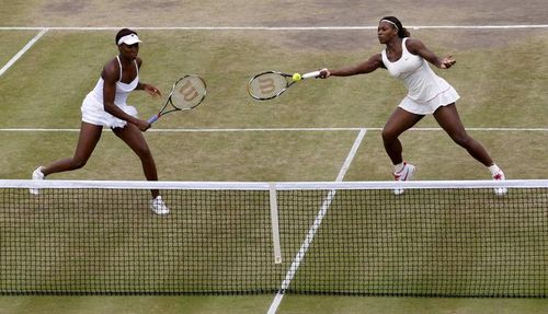 Surorile Williams, amendate la Wimbledon