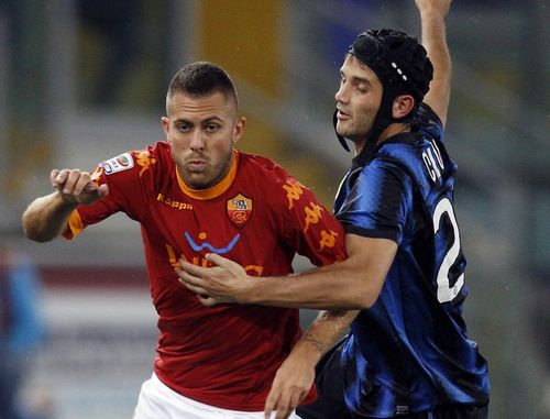 ​VIDEO Injurat pe toata durata meciului, Chivu a vrut sa opreasca partida Roma - Inter
