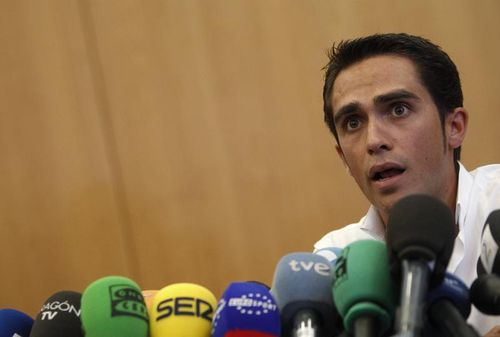 Desi este suspendat, Alberto Contador anunta participarea la Turul Murciei