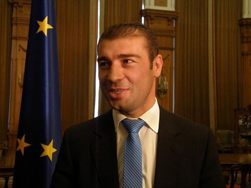 Cum sunt confiscati sportivii de politicieni pentru imagine. Lucian Bute, ultimul exemplu