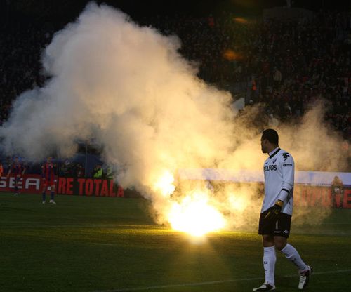 Dupa fumigenele de la meciul cu Utrecht, Steaua risca din nou suspendarea terenului