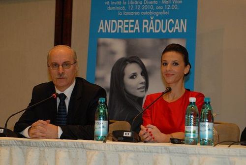 Povestea unei campioane: Andreea Raducan isi lanseaza cartea autobiografica "Reversul Medaliei"