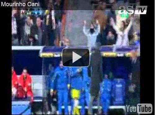 ​VIDEO Mourinho, atacat cu o sticla dupa inca un gest necugetat