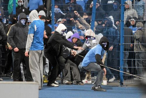 Polonia, in pericol sa nu poata gazdui EURO 2012 din cauza huliganilor