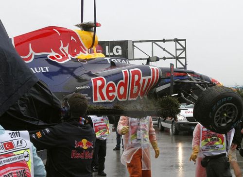 FOTOGALERIE Vettel, accident spectaculos la Istanbul