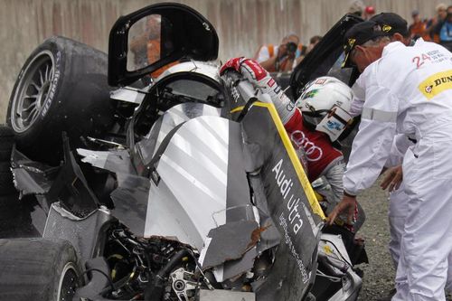 VIDEO Allan McNish, accident teribil la Le Mans/ Mai multi cameramani si fotografi au scapat ca printr-un miracol 