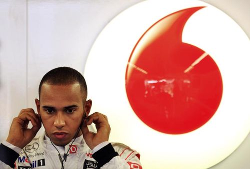 Lewis Hamilton, tot mai aproape de RedBull