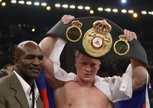 Box: Aleksandr Povetkin a cucerit titlul mondial al greilor (WBA)