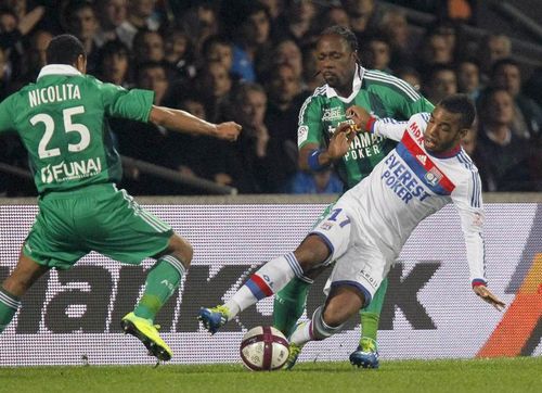 VIDEO Nicolita, aproape de o accidentare grava/ Saint Etienne pierde cu Lyon (0-2)