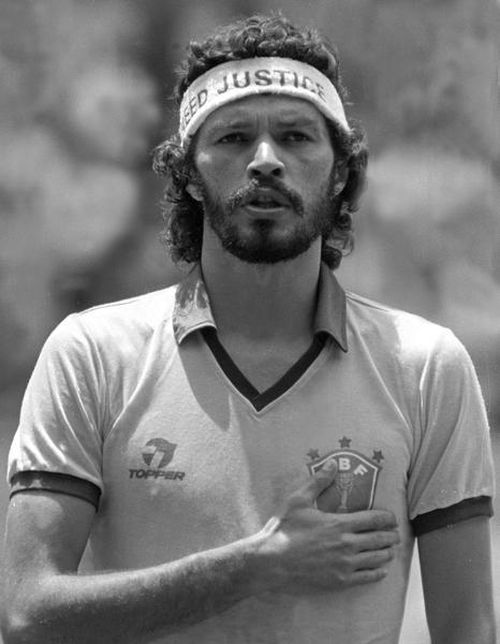 A murit fostul fotbalist brazilian Socrates