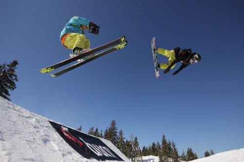 ​VIDEO FOTOGALERIE Burn Snow On Fire, Madaras Harghita - vorbiti “snowboardeza”?