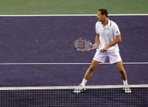 Indian Wells: Michael Llodra, amendat cu 2500 de dolari pentru ca a injurat