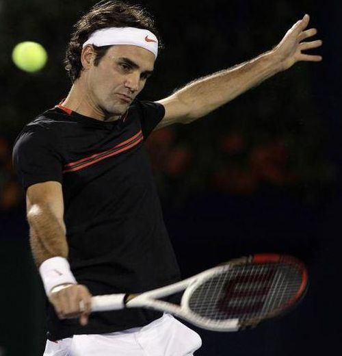 Dubai: Roger Federer l-a invins in finala pe Andy Murray, in doua seturi