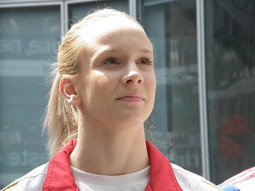 CM Gimnastica (f): Larisa Iordache si Sandra Izbasa, calificate in trei finale