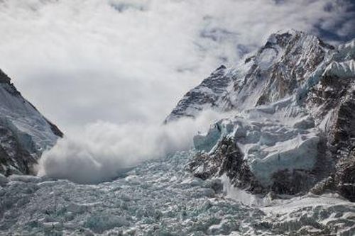 Alex Gavan, nevoit sa renunte la escaladarea varfului Lhotse din Himalaya