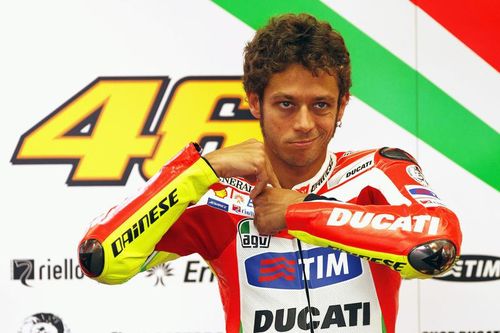 Valentino Rossi paraseste echipa Ducati la sfarsitul anului si se intoarce la Yamaha