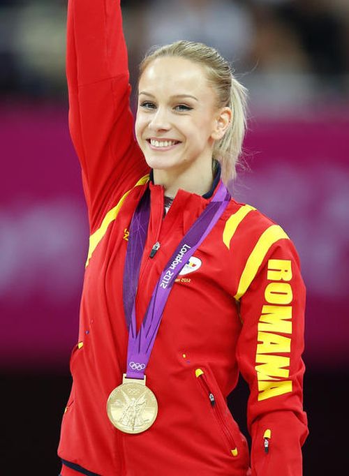 JO 2012 VIDEO Gimnasta Sandra Izbasa a castigat aurul olimpic la sarituri