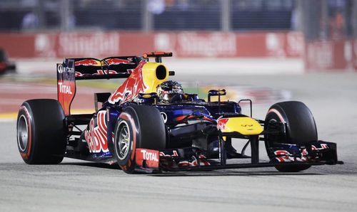 F1: Sebastian Vettel castiga Marele Premiu din Singapore, dupa abandonul lui Lewis Hamilton