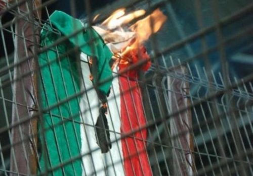 Oficialii unguri reactioneaza dupa ce un steag a fost ars la Cluj: "Numai inaintea unui meci cu Romania se putea intampla asa ceva"