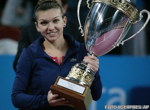 VIDEO  Turneul Campioanelor Simona Halep, victorie in trei seturi in fata Samanthei Stosur/ Al saselea titlu din cariera