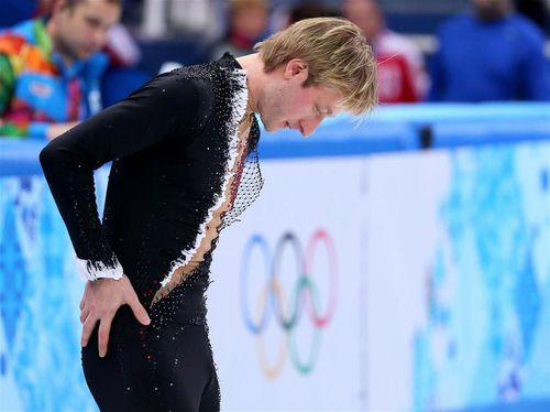 JO Soci Celebrul patinator rus Evgheni Plushenko si-a anuntat retragerea din cauza durerilor insuportabile de spate