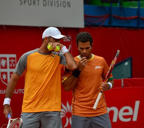 Perechea Horia Tecau/ Jean-Julien Rojer, invinsa de fratii Bryan in semifinalele Masters-ului de la Paris