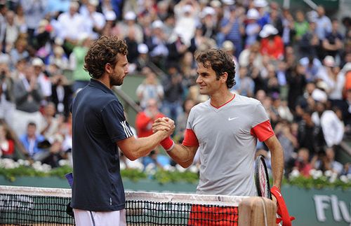 Roland Garros: Roger Federer a fost eliminat in optimi de Ernests Gulbis, pentru prima data in ultimii 10 ani