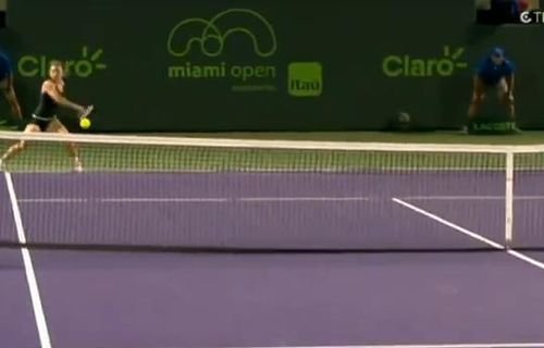 VIDEO WTA Miami Punct superb reusit de Simona contra lui Stephens