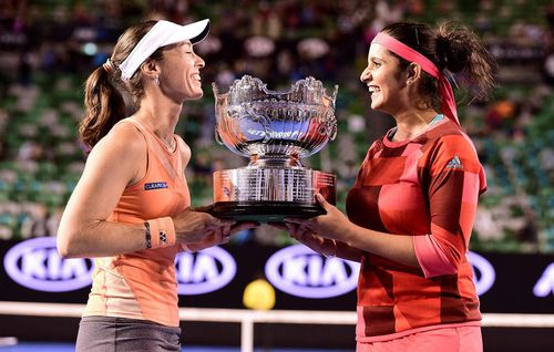 Australian Open: Perechea Hingis/Mirza a cucerit titlul in proba de dublu feminin