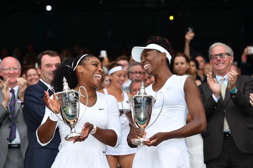 Wimbledon: Serena Williams, invingatoare si la dublu, alaturi de sora sa Venus