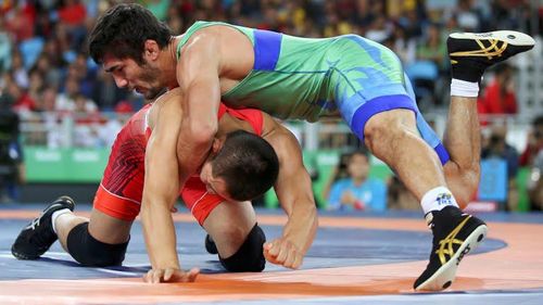 VIDEO JO 2016, lupte: Scandal in finala pentru bronz la categoria 65 kg. Doi antrenori s-au dezbracat in fata arbitrilor