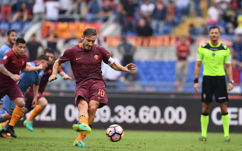 ​VIDEO AS Roma - Sampdoria 3-2/ Totti a adus victoria in prelungiri