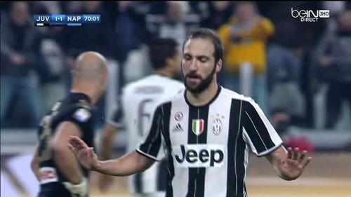 VIDEO Juventus - Napoli 2-1/ Higuain a facut diferenta; Chiriches, integralist la oaspeti