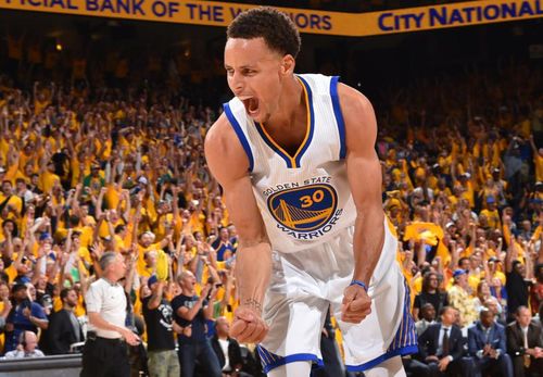 NBA: Stephen Curry, un nou record de cosuri de trei puncte intr-un meci: 13