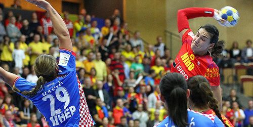 CE Handbal (f): Romania vs Ungaria (de la 19:30)/ Duelul marilor orgolii