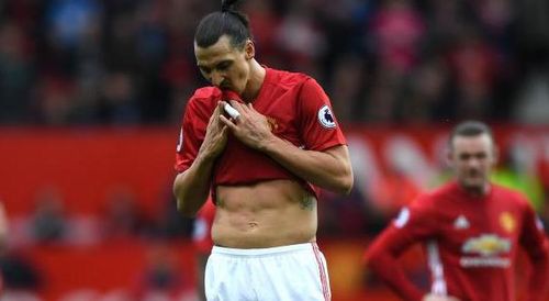 Manchester United: Zlatan Ibrahimovic a semnat un nou contract, valabil un sezon, cu formatia de pe "Old Trafford"