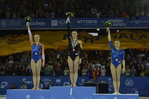 CE Gimnastica: Catalina Ponor, campioana europeana la barna; Larisa Iordache, medaliata cu bronz