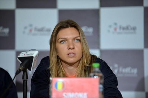 Simona Halep: "Nu i-am urat bafta lui Bouchard inainte de meciul cu Sharapova, pentru ca nu vorbim, ea este diferita"