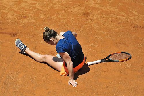 Simona Halep, despre evolutia din finala de la Roma: "M-a durut glezna si inca ma doare cand merg. Nu puteam sa alerg, de aceea nu am facut nimic in setul trei"