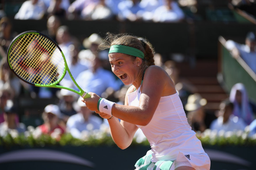 L'Equipe: Senzatia Ostapenko o invinge pe Halep si provoaca surpriza la Roland Garros