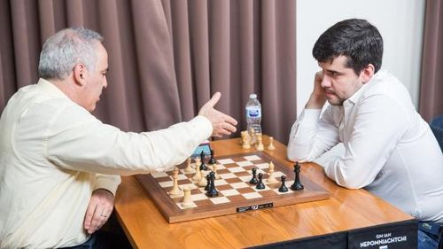 Sah: Garry Kasparov (54 de ani), la prima infrangere dupa revenirea in activitate