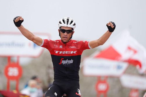 ​Turul Spaniei: Alberto Contador (Trek Segafredo), victorie de poveste in penultima etapa, pe Angliru - Froome cu ambele maini pe dubla "Le Tour - Vuelta"