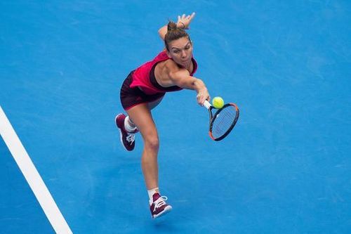 VIDEO Turneul Campioanelor: Simona Halep vs Caroline Garcia 6-4, 6-2/ Prima victorie in calitate de lider mondial - Dezlănțuită