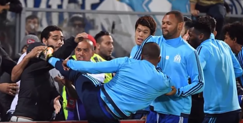 Patrice Evra, suspendat de Olympique Marseille dupa ce a lovit un fan inaintea meciului cu Vitoria Guimaraes