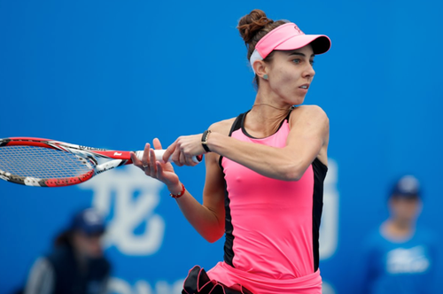 VIDEO Australian Open: Mihaela Buzarnescu, invinsa de Caroline Wozniacki (2-6, 3-6)/ Coplesita de presiunea momentului