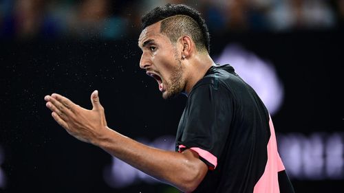 VIDEO Nick Kyrgios, amendat cu 15.000 de euro pentru un gest obscen făcut la turneul de la Queen's