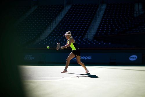 VIDEO Indian Wells: Simona Halep, in turul trei al intrecerii (6-4, 6-4 impotriva Kristynei Pliskova)