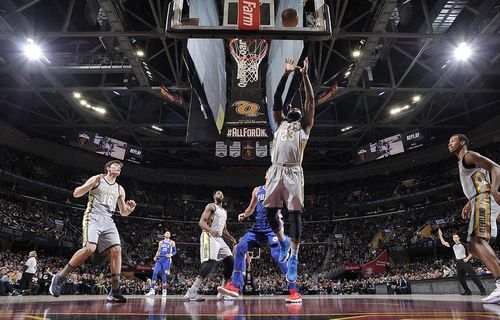 VIDEO Moment de magie marca LeBron James: Actiune superba a starului de la Cleveland Cavaliers